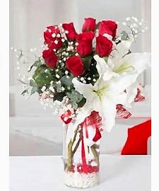 Lilyum Ve Gül Uyumu